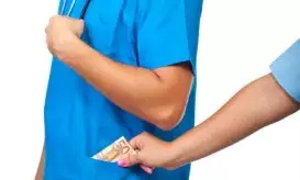 Επικίνδυνες και άχρηστες ιατρικές πράξεις.Άθρο του καρδιολόγου Νίκου Παναγιωτόπουλου,Νέα Σμύρνη.